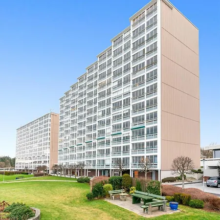 Ons 2024 - Walking Distance & Near Shuttle Bus Uis - Modern *